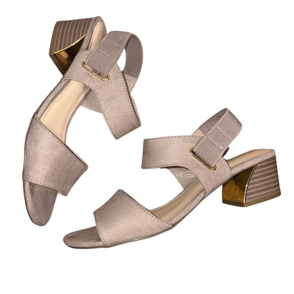 Liz Claiborne Shoes - Liz Claiborne LC Clashing Low Heel Sandal Beige Suede Gold Accents Size 6.5